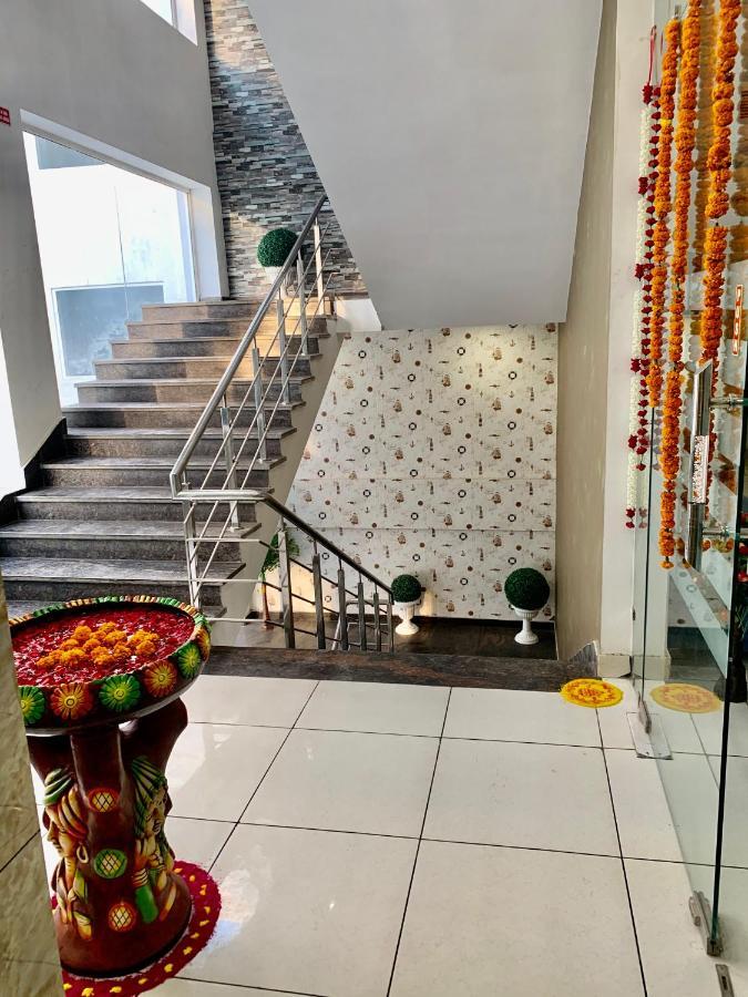 ניו דלהי Amora Rooms Dwarka מראה חיצוני תמונה