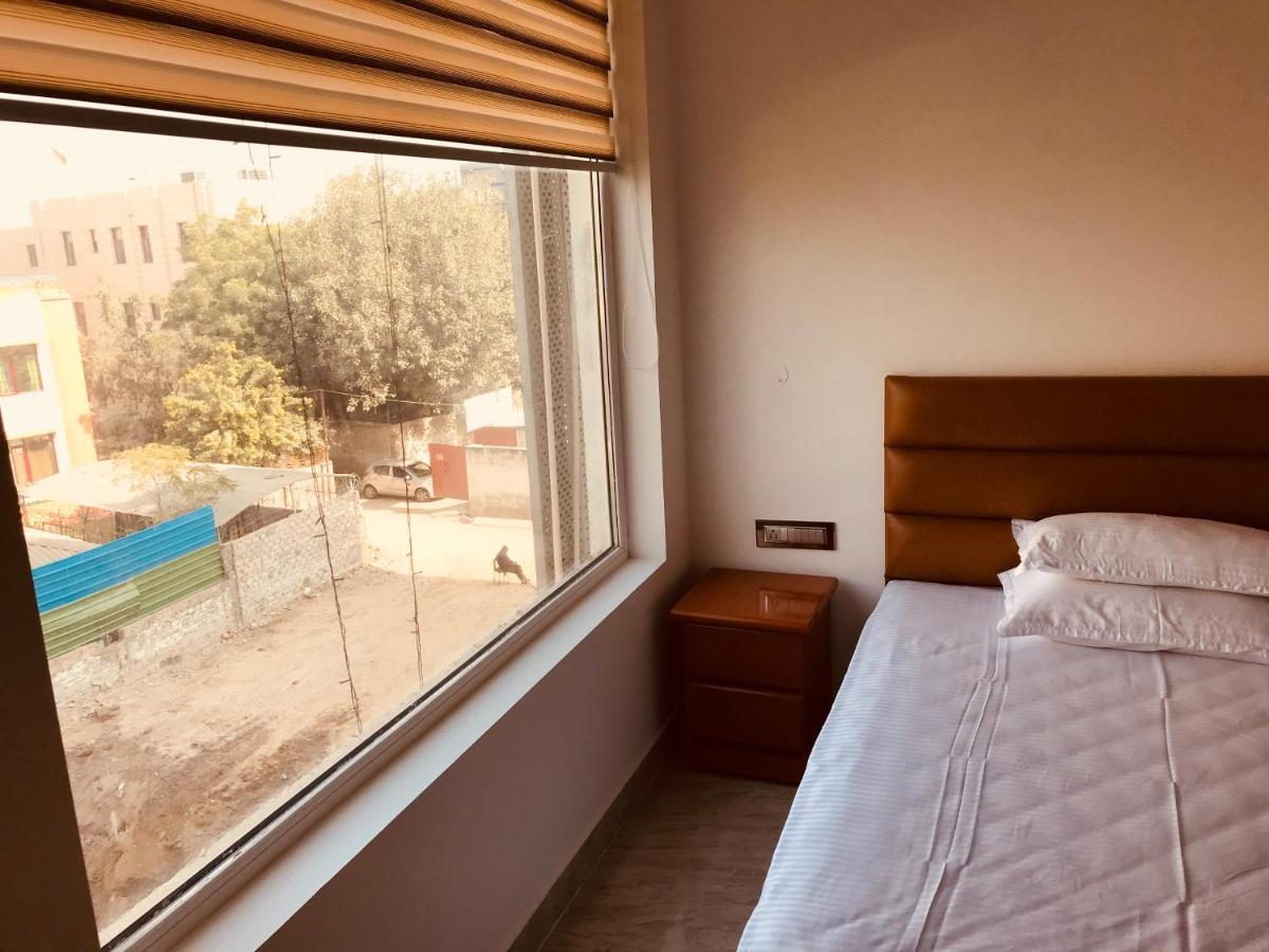 ניו דלהי Amora Rooms Dwarka מראה חיצוני תמונה
